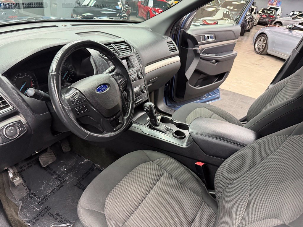 Used 2018 Ford Explorer XLT FWD image 31