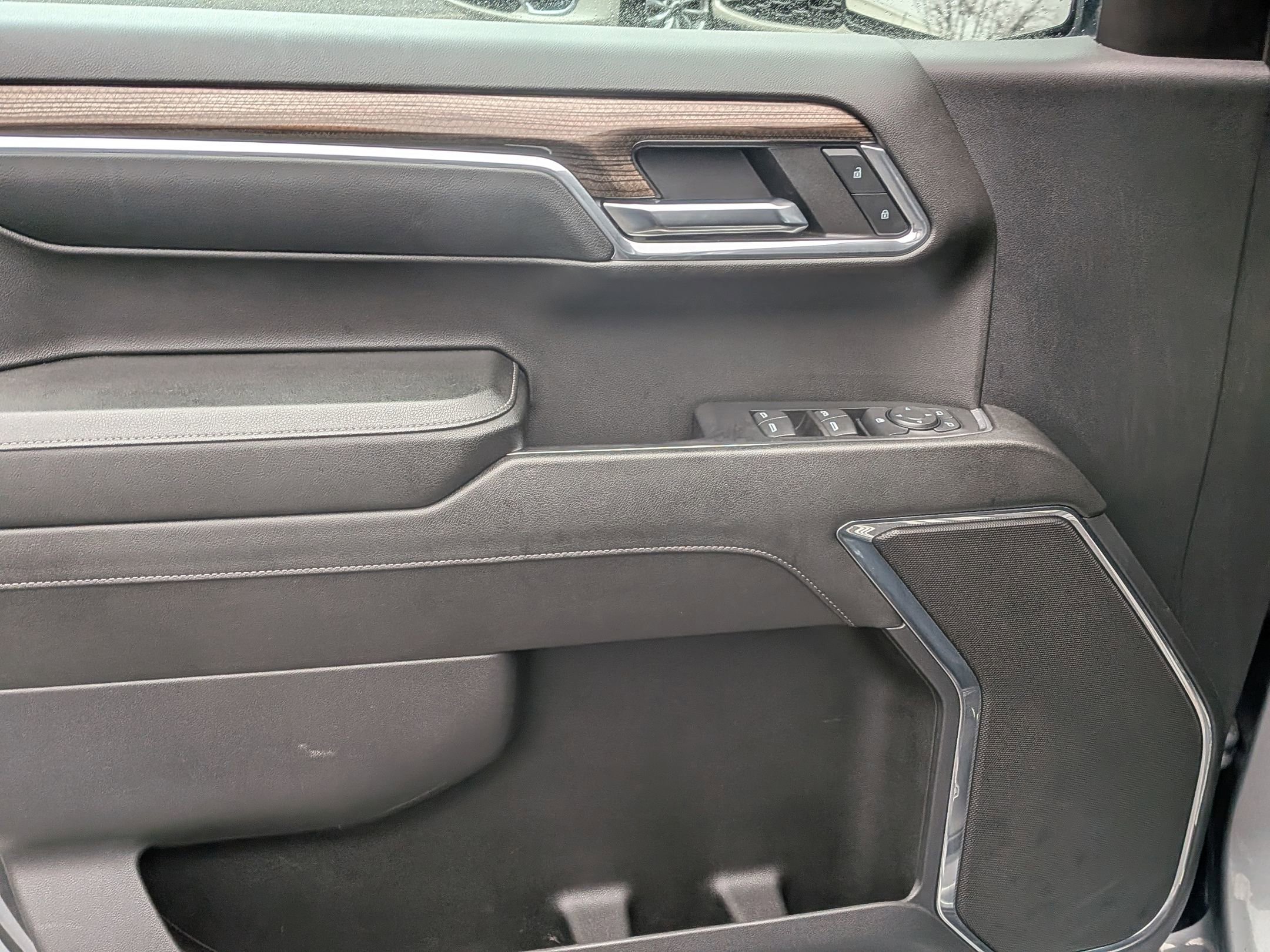 Used 2024 Chevrolet Silverado 1500 LT image 14