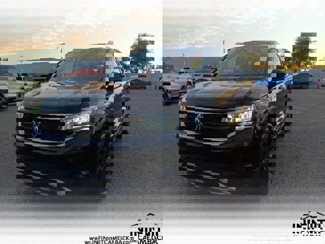 Used 2022 Volkswagen Taos SE w/ Panoramic Sunroof Package