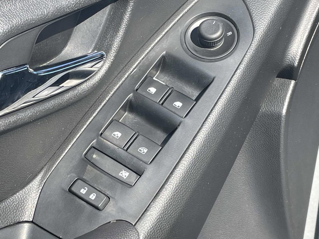 Used 2019 Chevrolet Trax LT w/ LT Convenience Package image 15