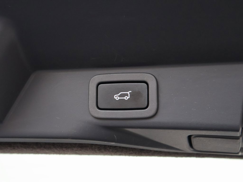 Used 2019 Land Rover Range Rover Sport SE image 17