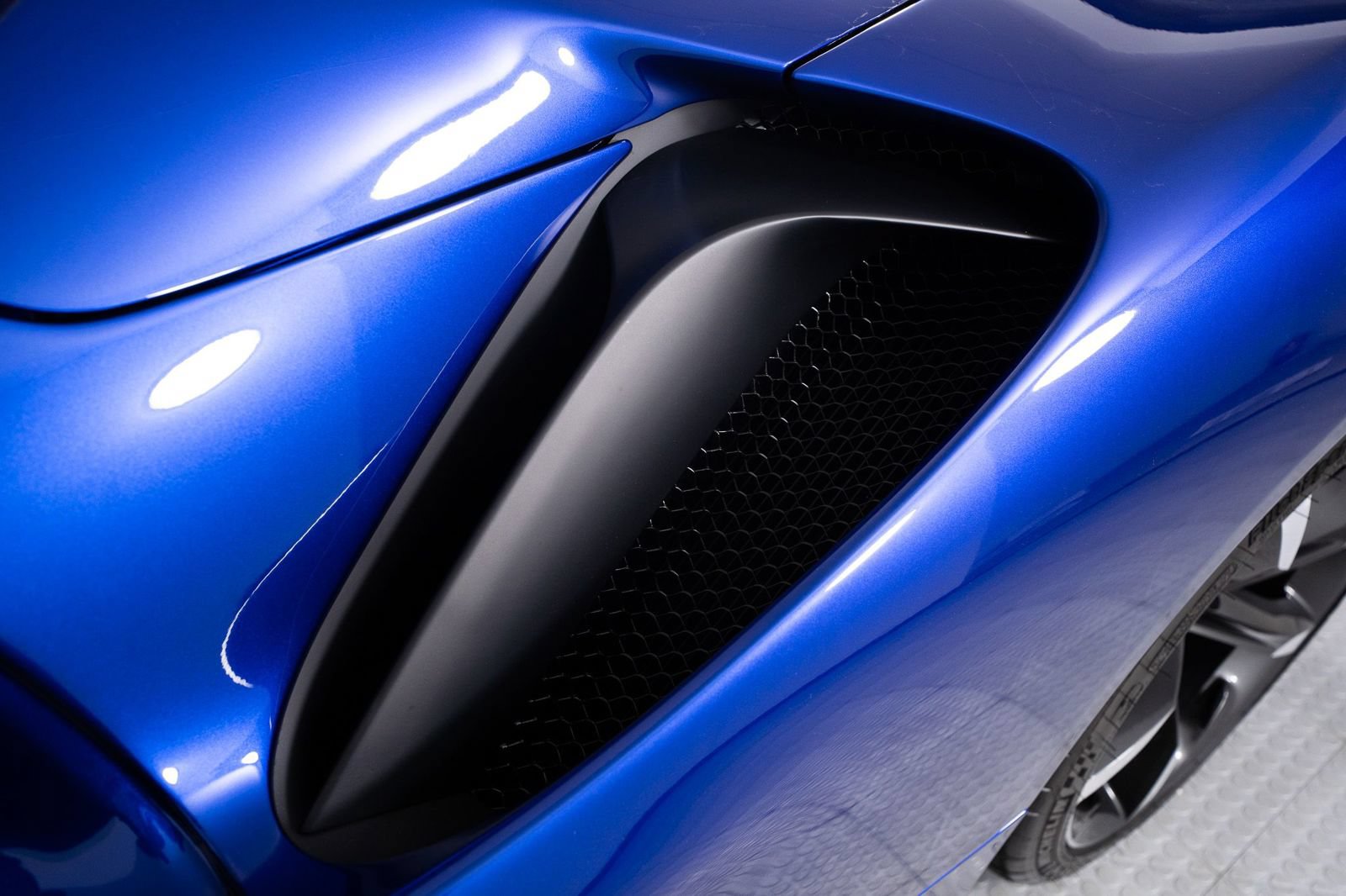 Certified 2025 Ferrari SF90 Spider AWD/4WD image 23