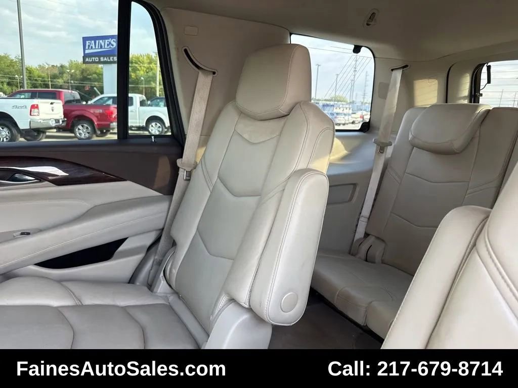 Used 2016 Cadillac Escalade Luxury image 36