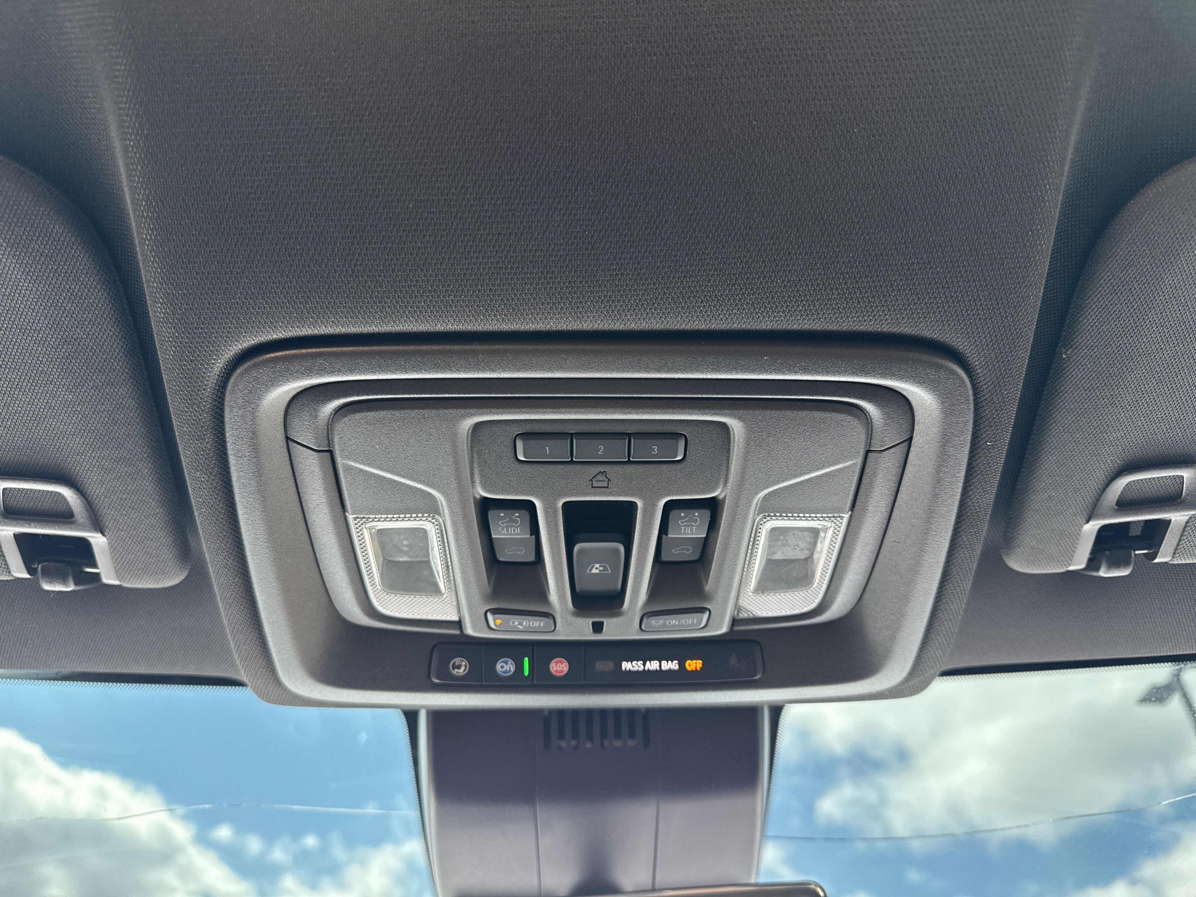 Used 2024 GMC Sierra 3500 Denali w/ Technology Package image 26