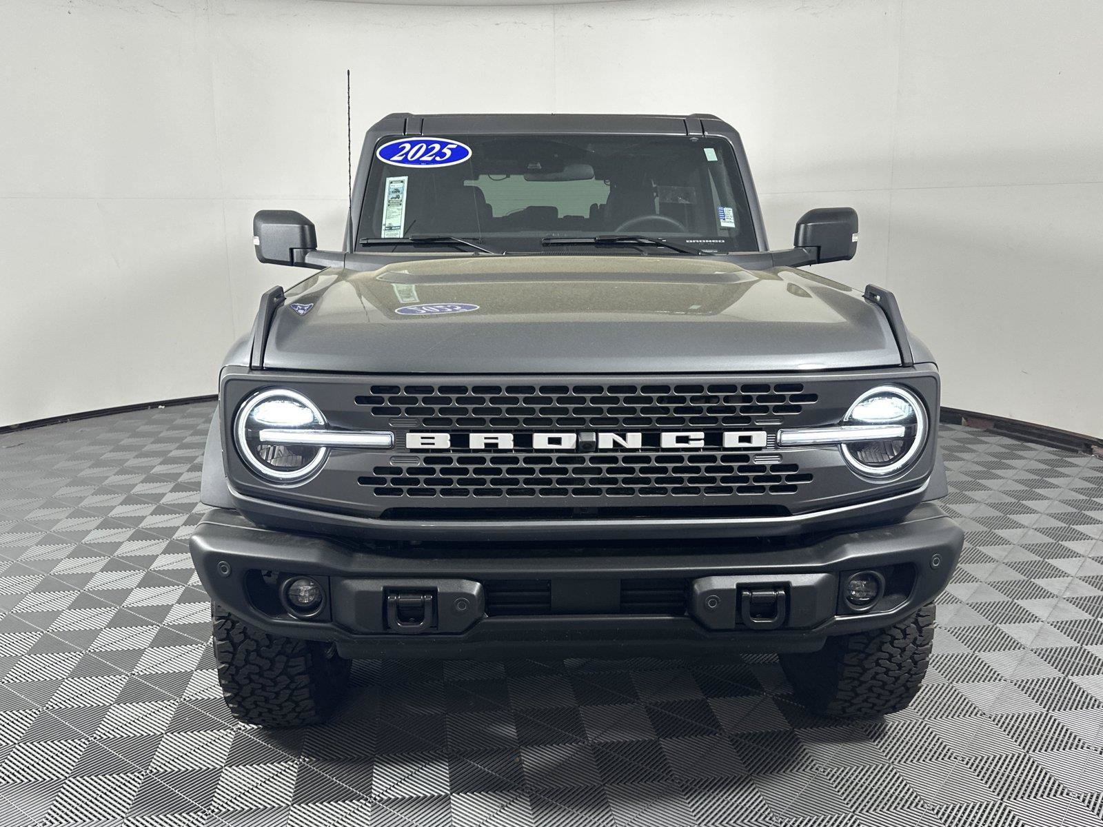 New 2025 Ford Bronco Badlands AWD/4WD image 2