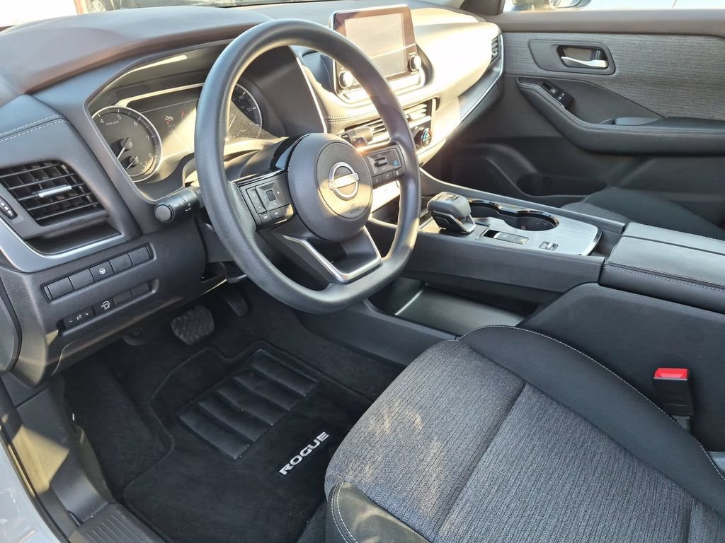 Used 2023 Nissan Rogue SV FWD image 14