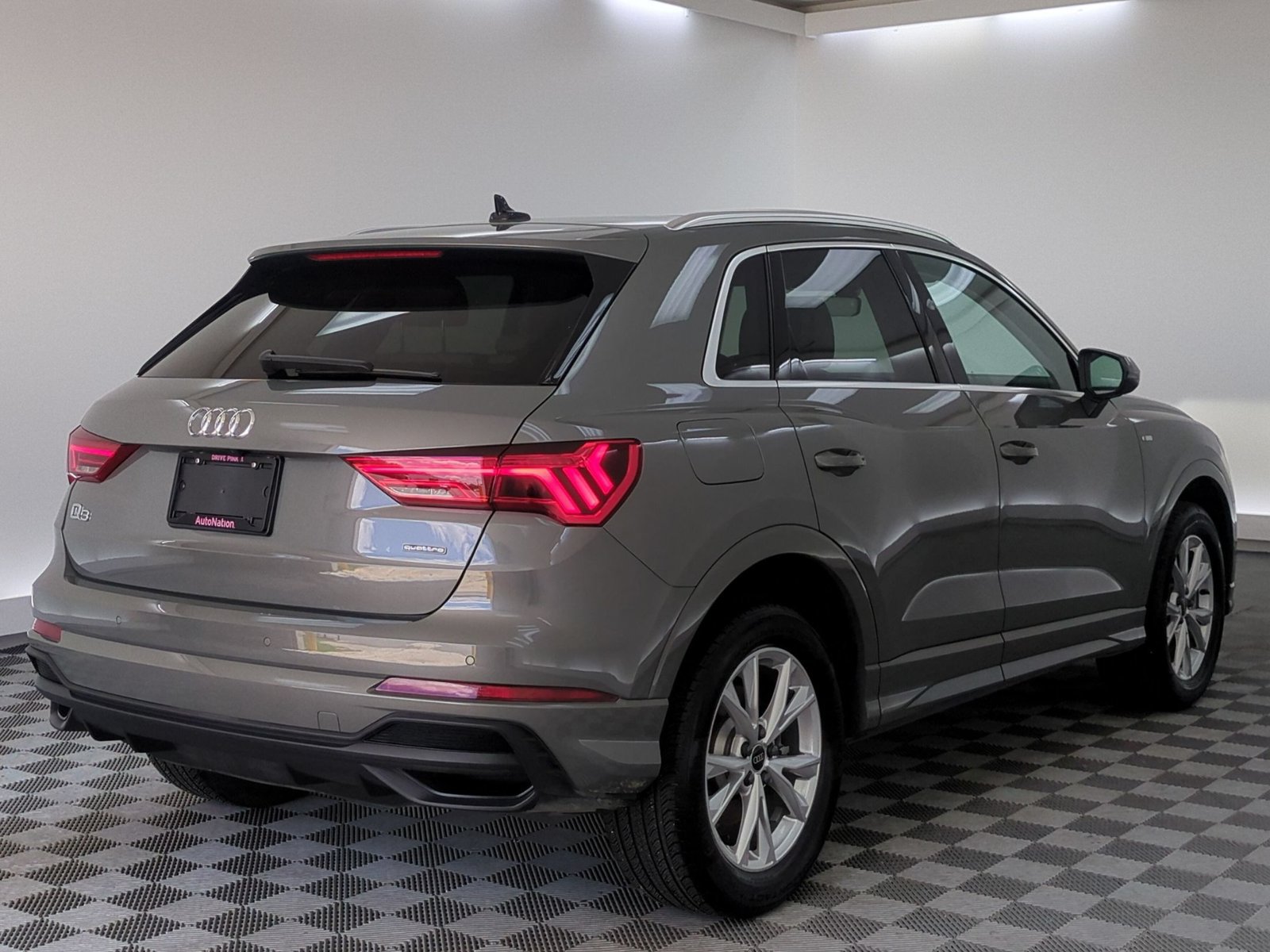 Used 2024 Audi Q3 2.0T Premium AWD/4WD image 9
