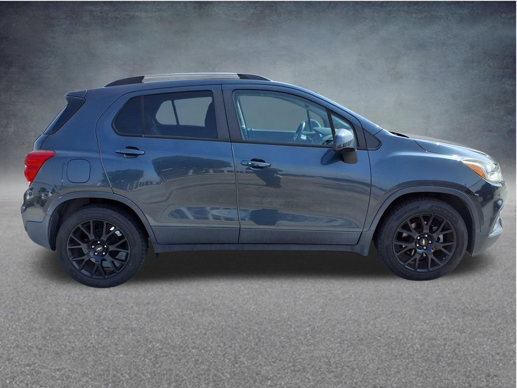 Used 2021 Chevrolet Trax LT w/ Sport Edition FWD image 6