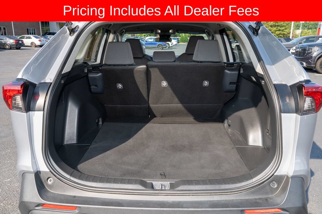 Used 2025 Toyota RAV4 XLE FWD image 5