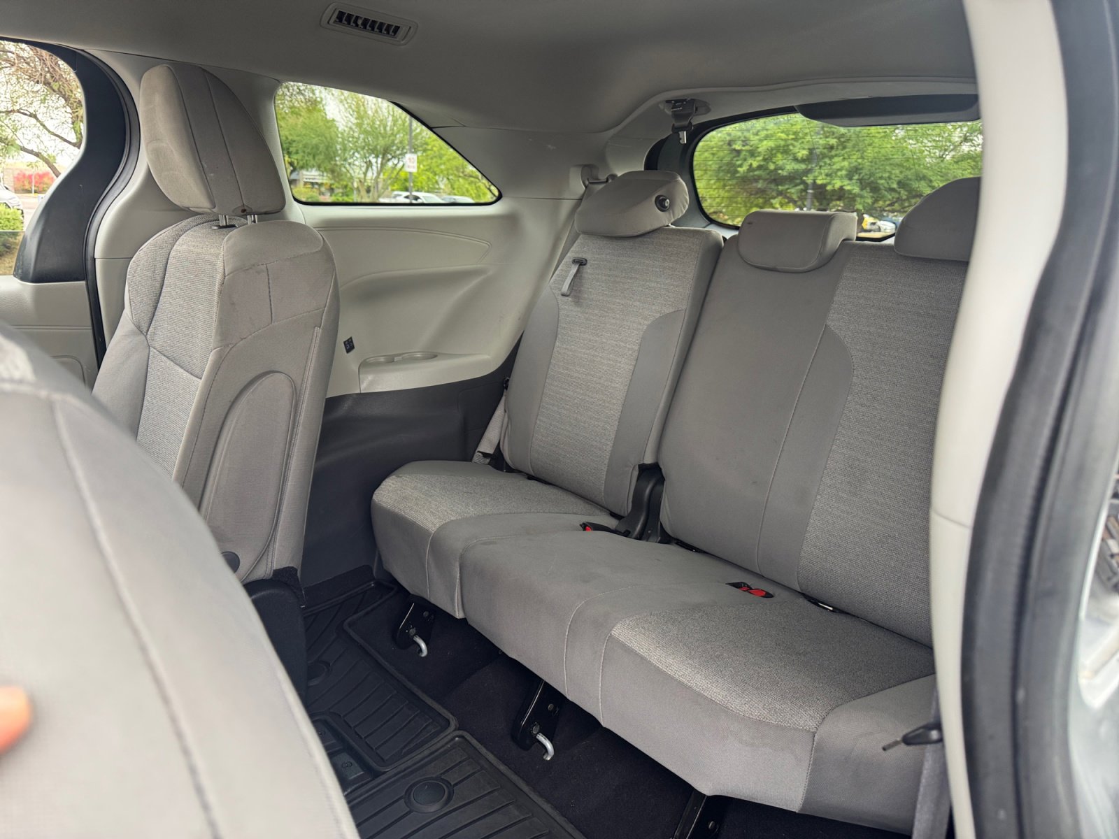 Certified 2023 Toyota Sienna LE FWD image 27