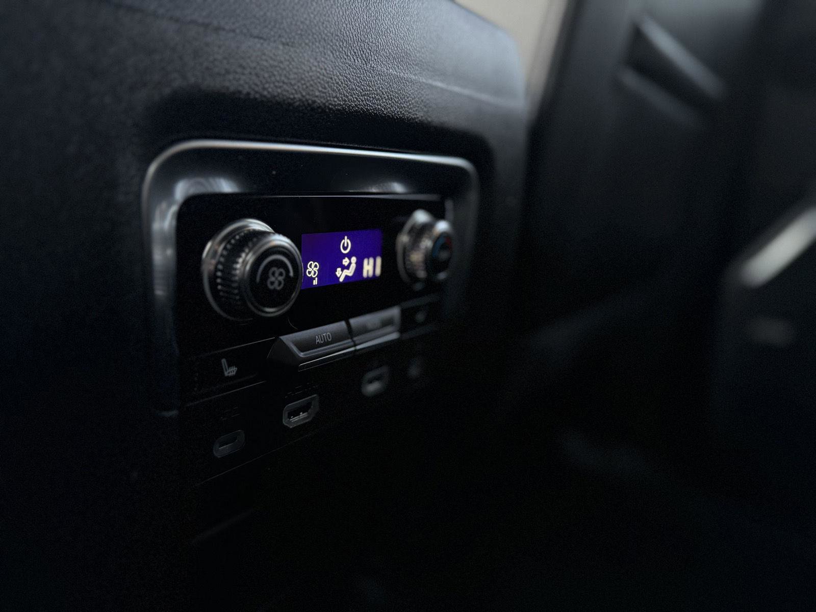 Used 2024 GMC Yukon Denali w/ Denali Reserve Package image 21