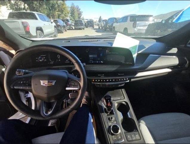 Used 2024 Cadillac XT4 Sport image 7