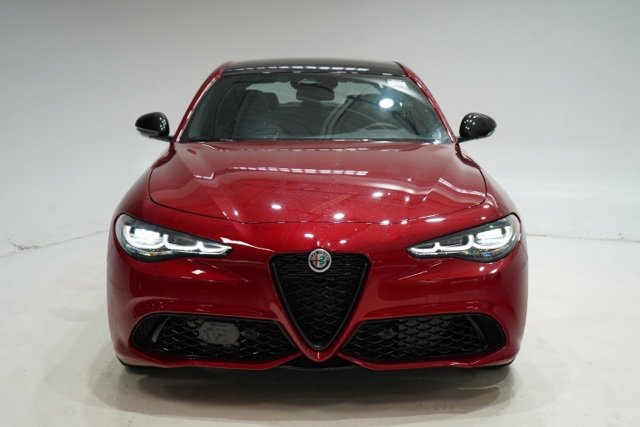 New 2025 Alfa Romeo Giulia Intensa AWD w/ Driving Assist Package image 2