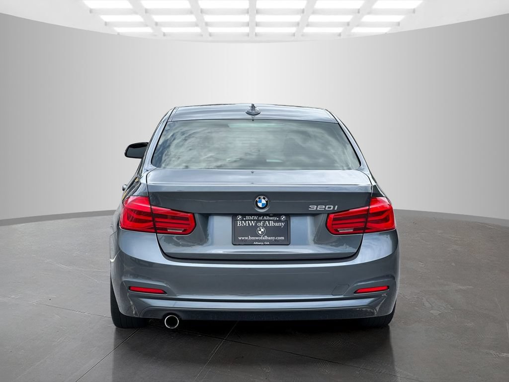 Used 2018 BMW 320i Sedan RWD image 5