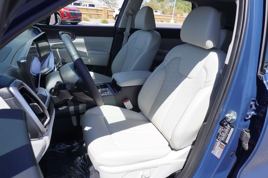 Used 2025 Kia Sorento EX w/ Panoramic Sunroof Package FWD image 15