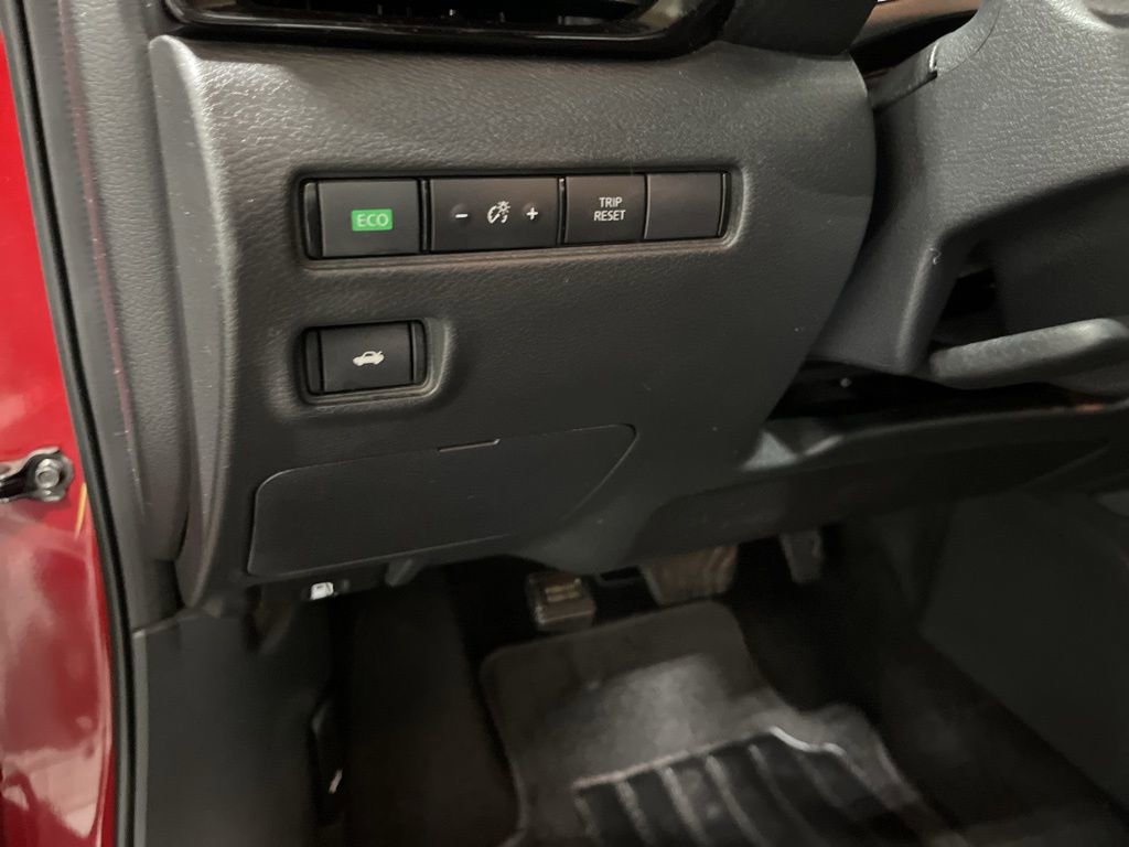 Used 2020 Nissan Sentra SV image 13