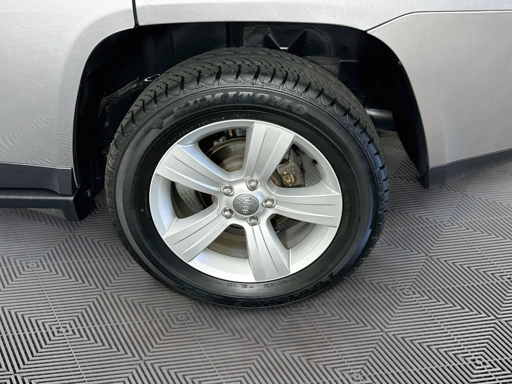 Used 2015 Jeep Compass Sport w/ Power Value Group AWD/4WD image 32