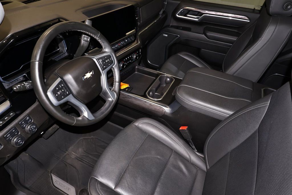Used 2025 Chevrolet Silverado 2500 LTZ w/ LTZ Premium Package image 38