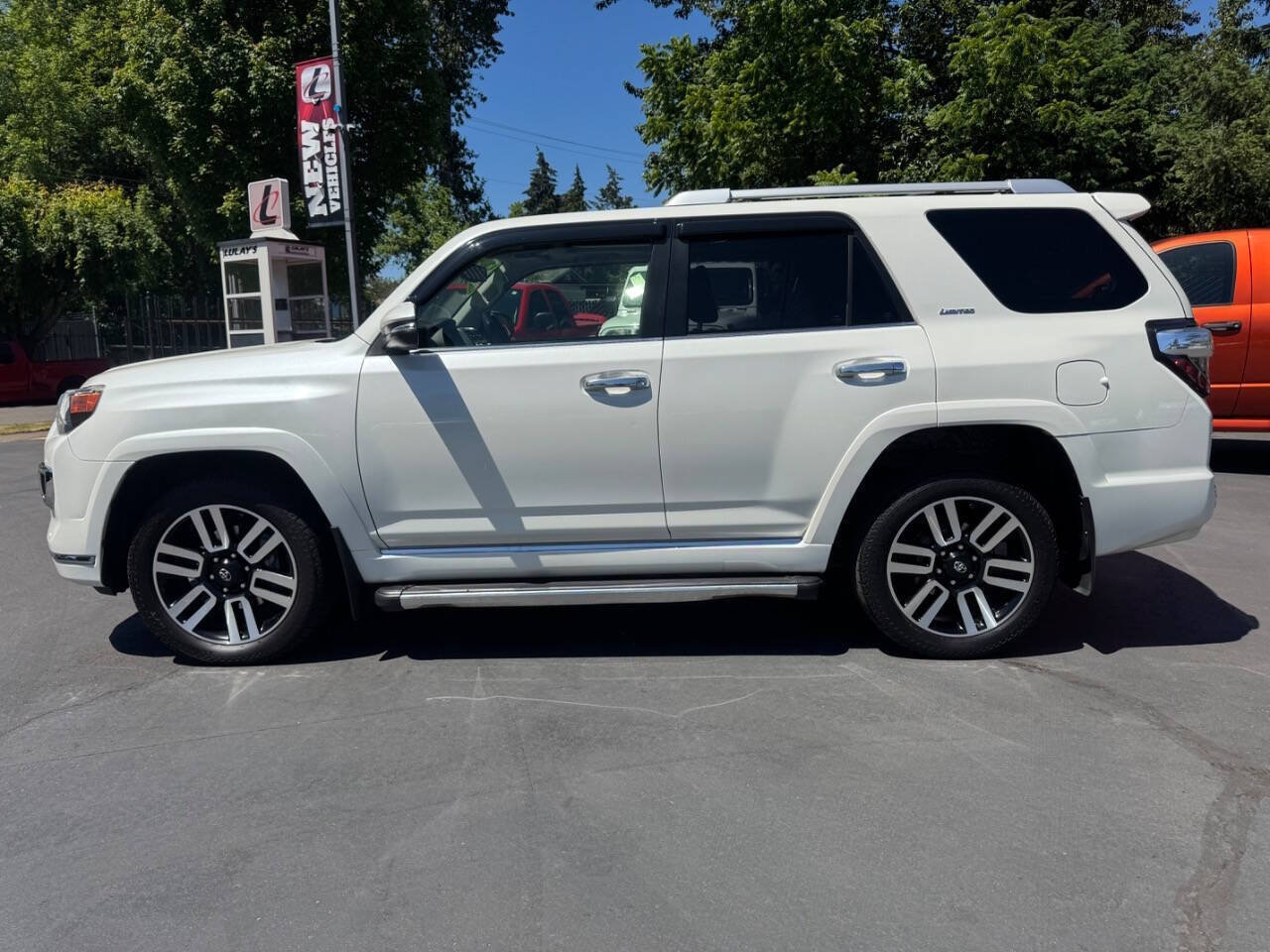 Used 2015 Toyota 4Runner Limited AWD/4WD image 2
