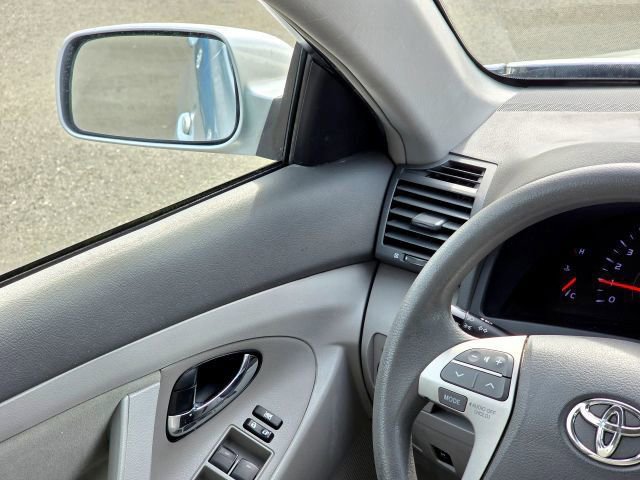 Used 2011 Toyota Camry LE image 15