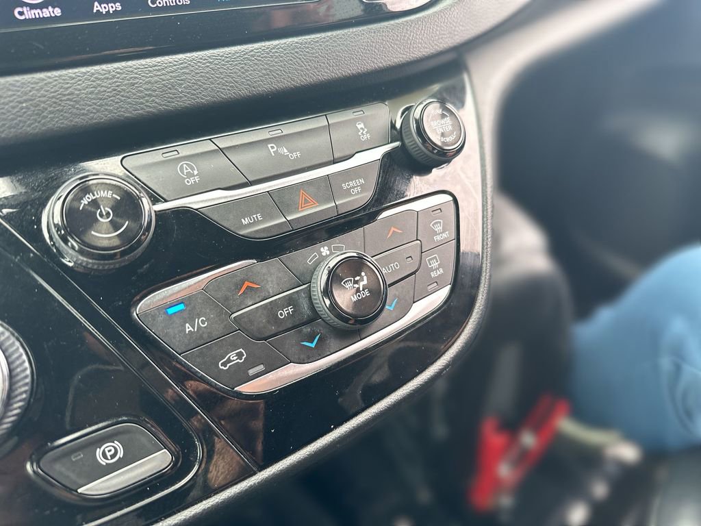 Used 2018 Chrysler Pacifica Touring-L Plus w/ S Appearance Package image 16