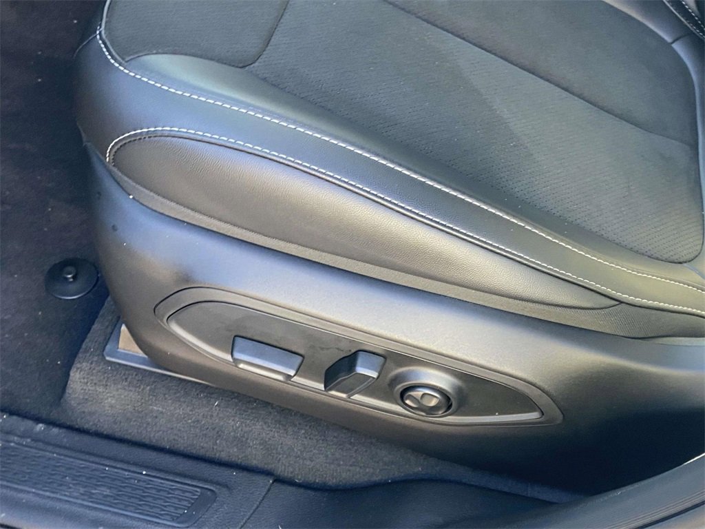 New 2025 Jeep Grand Cherokee L Altitude image 40