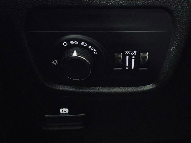 Used 2025 Jeep Grand Cherokee Altitude image 28
