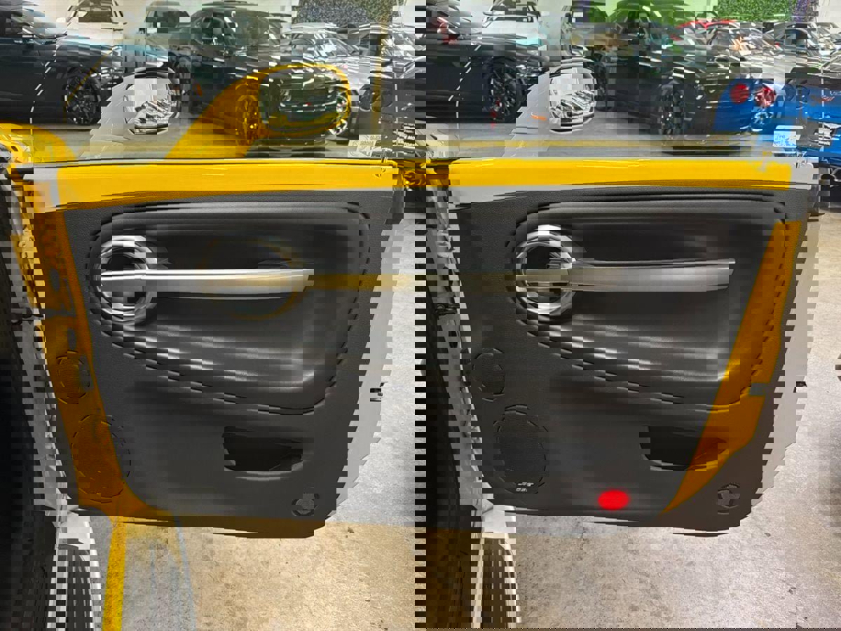 Used 2005 Chevrolet SSR w/ Preferred Equipment Group image 21