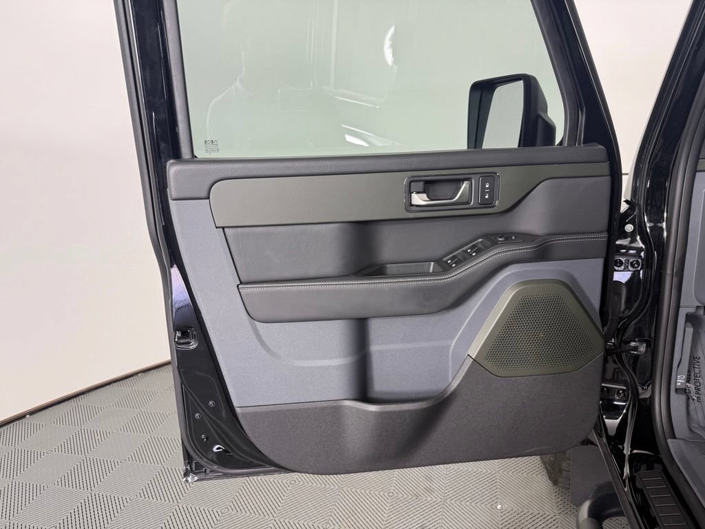 Used 2025 INEOS Grenadier Station Wagon AWD/4WD image 19