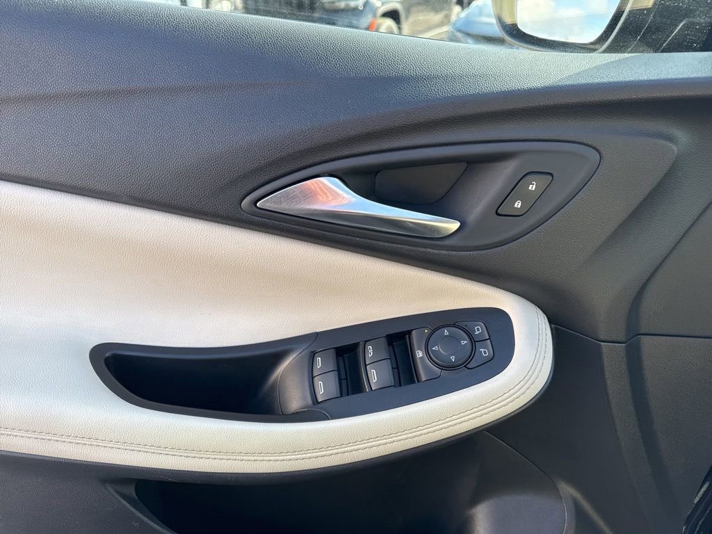 Used 2024 Buick Encore GX Sport Touring image 10