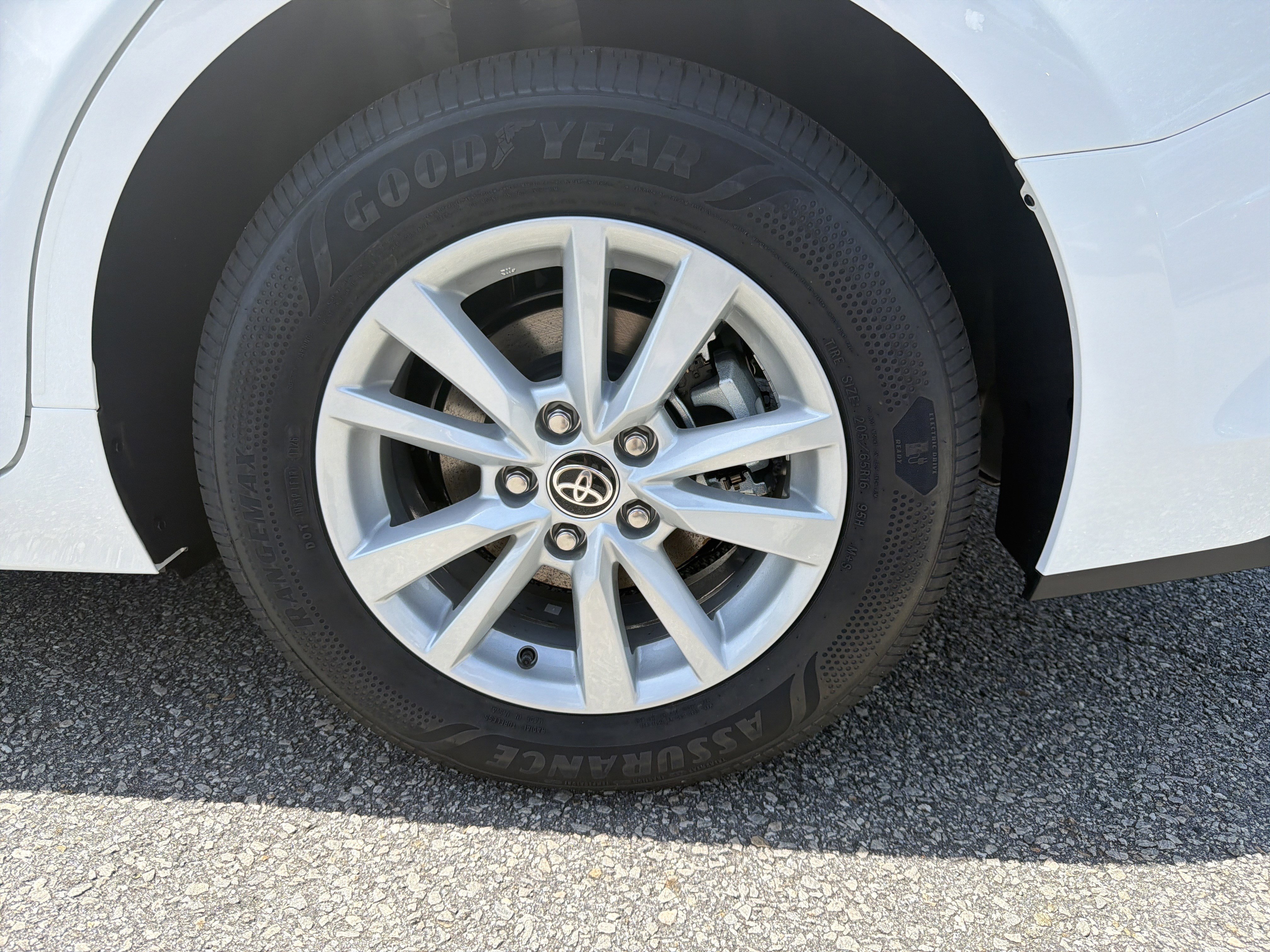 New 2026 Toyota Camry LE AWD/4WD image 18