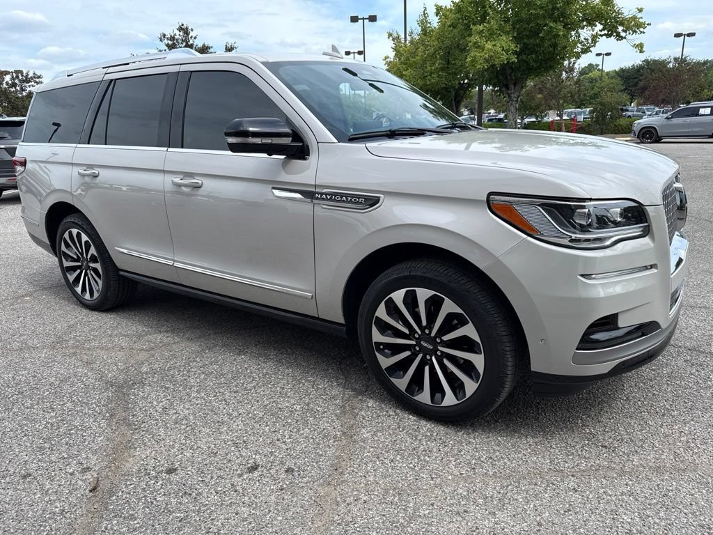 Used 2024 Lincoln Navigator Reserve AWD/4WD image 14