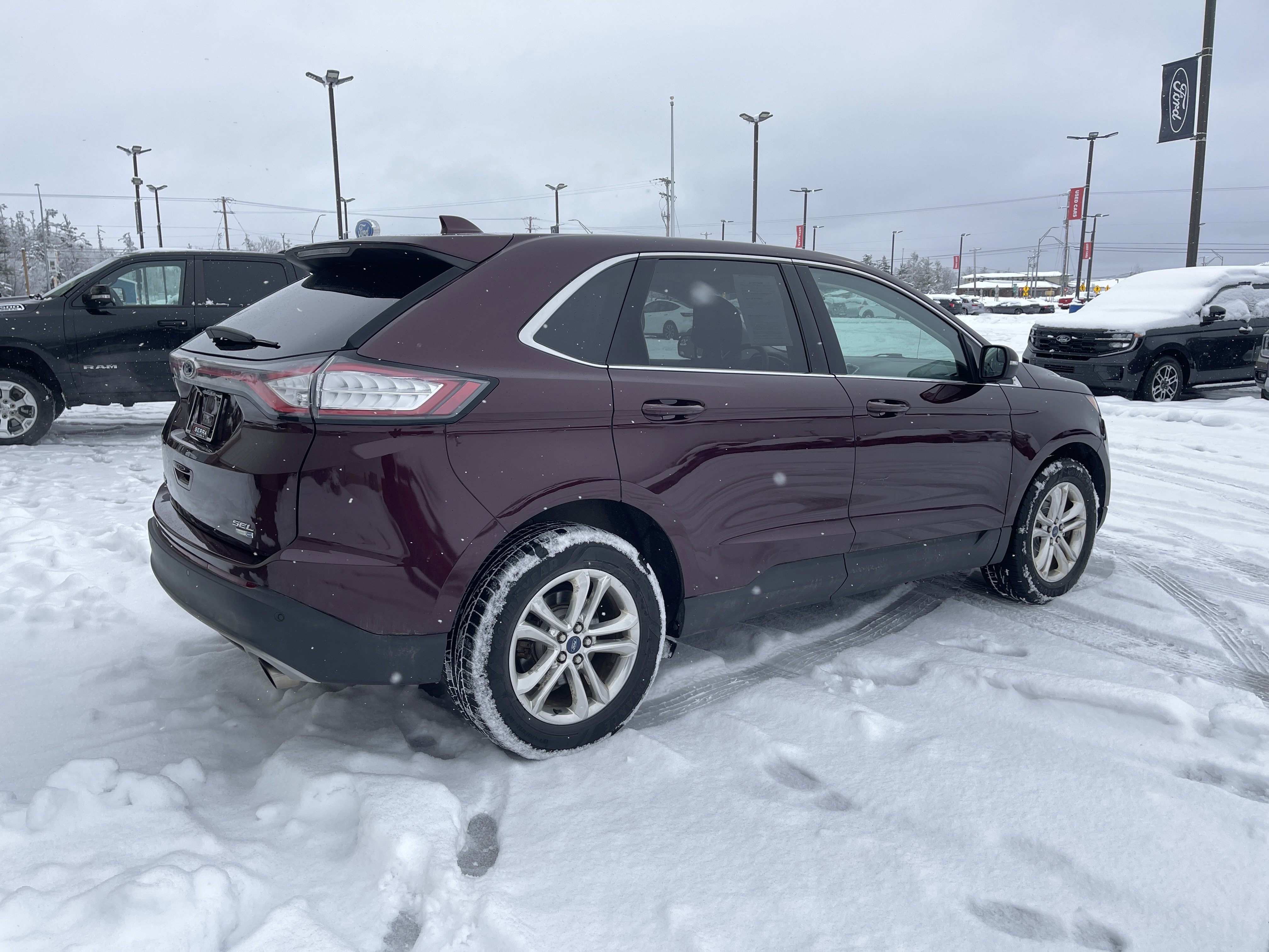 Used 2018 Ford Edge SEL w/ Equipment Group 201A image 3