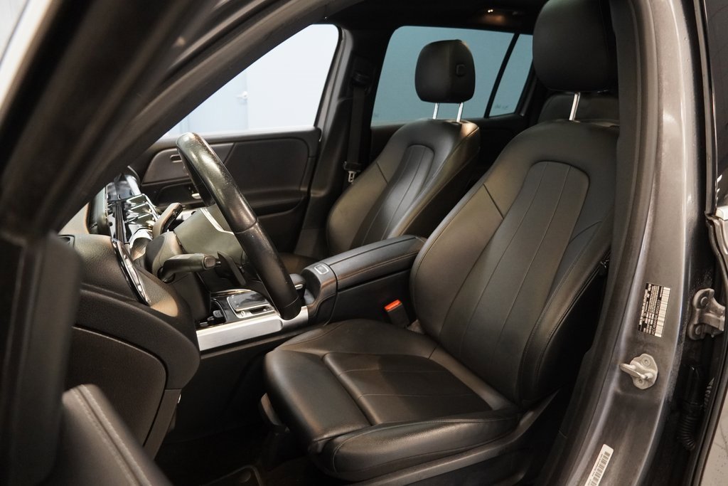 Used 2020 Mercedes-Benz GLB 250 4MATIC image 3