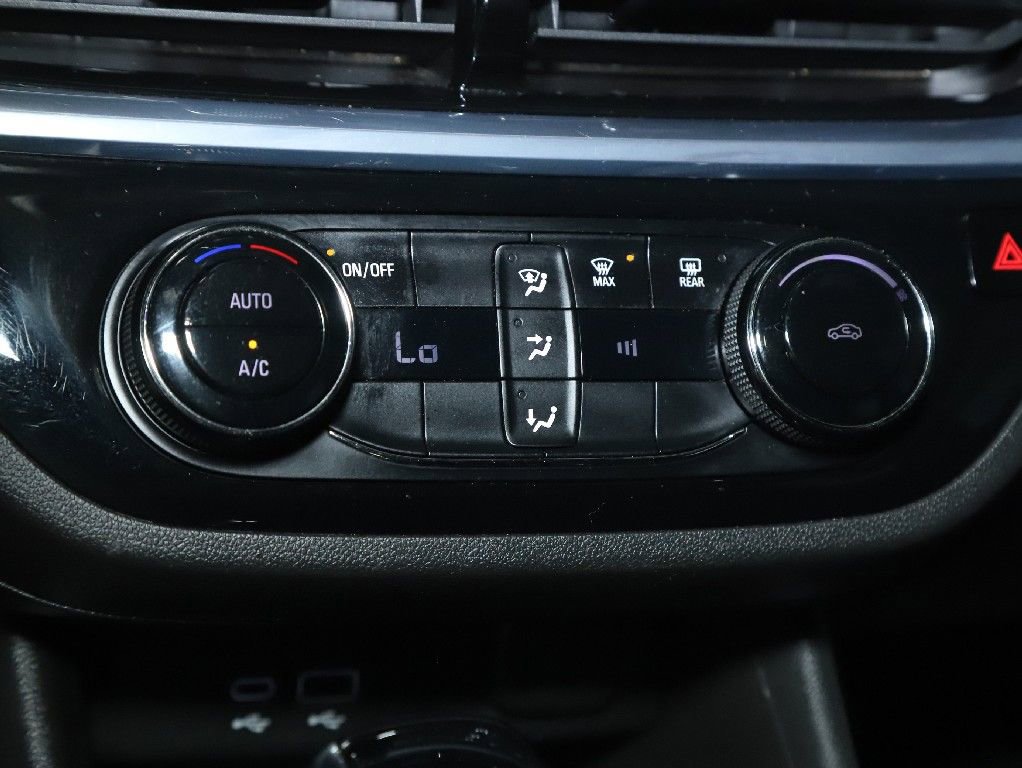 Used 2025 Buick Envista Sport Touring w/ Convenience II Package FWD image 28