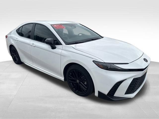 Used 2025 Toyota Camry SE image 9