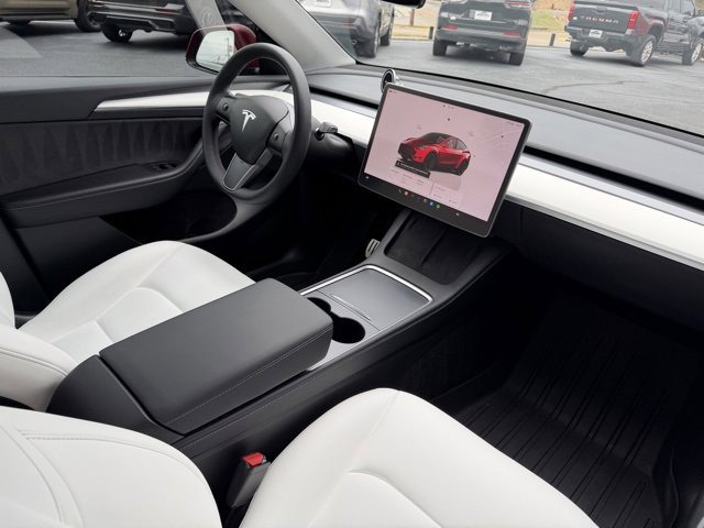 Used 2022 Tesla Model Y Performance image 5