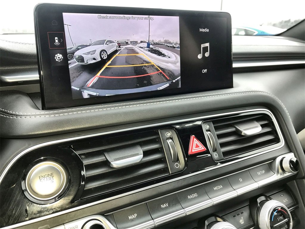 Used 2023 Genesis G70 3.3T image 17