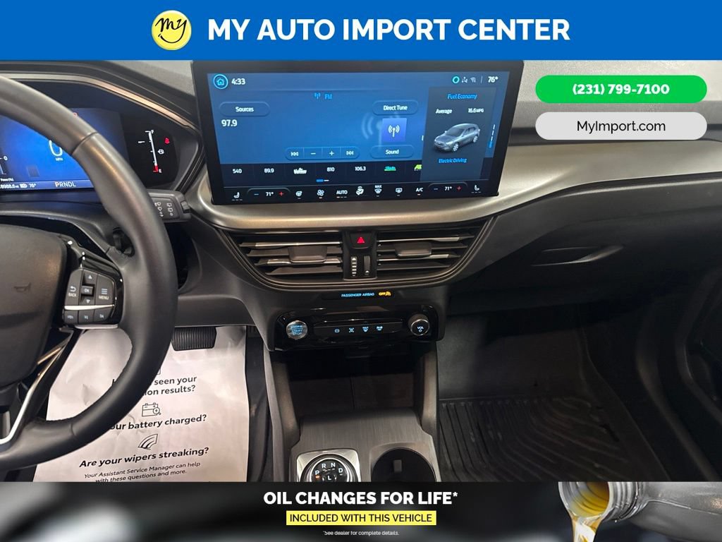 Used 2025 Ford Escape SE FWD image 19
