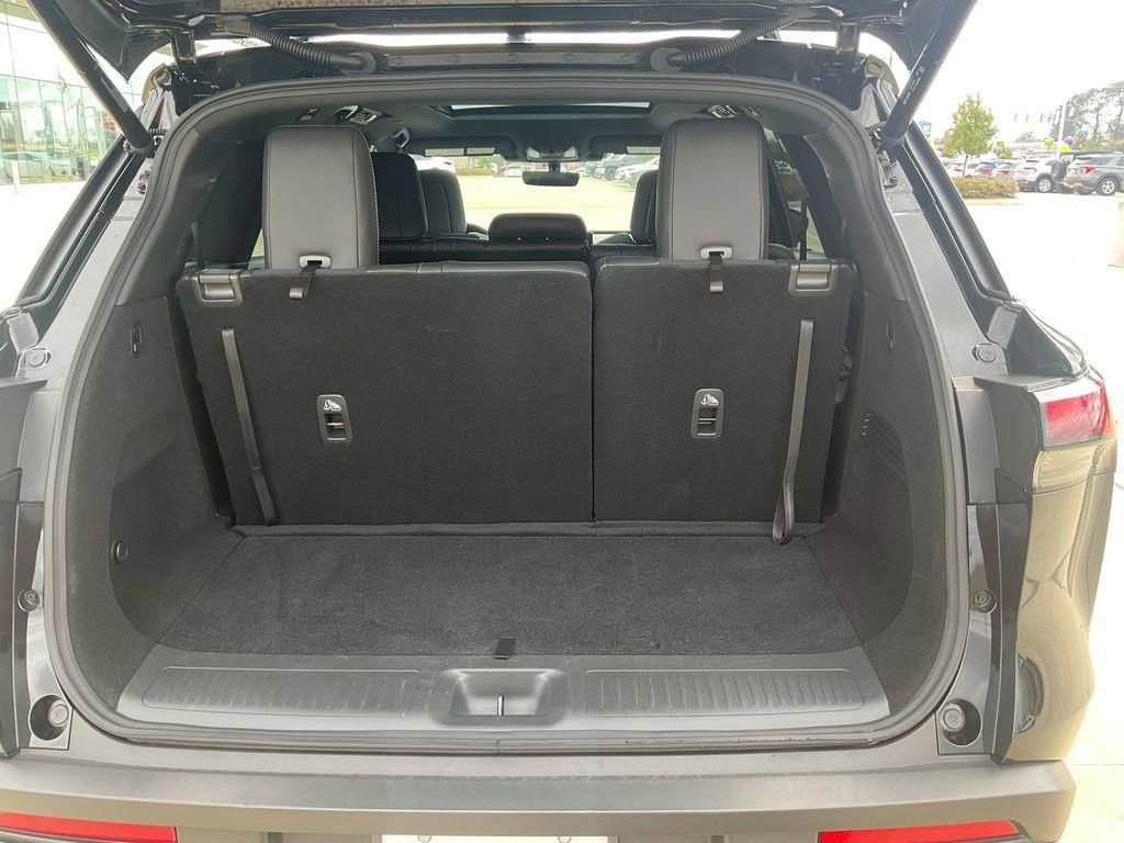 Used 2025 INFINITI QX60 Luxe w/ Black Edition image 13