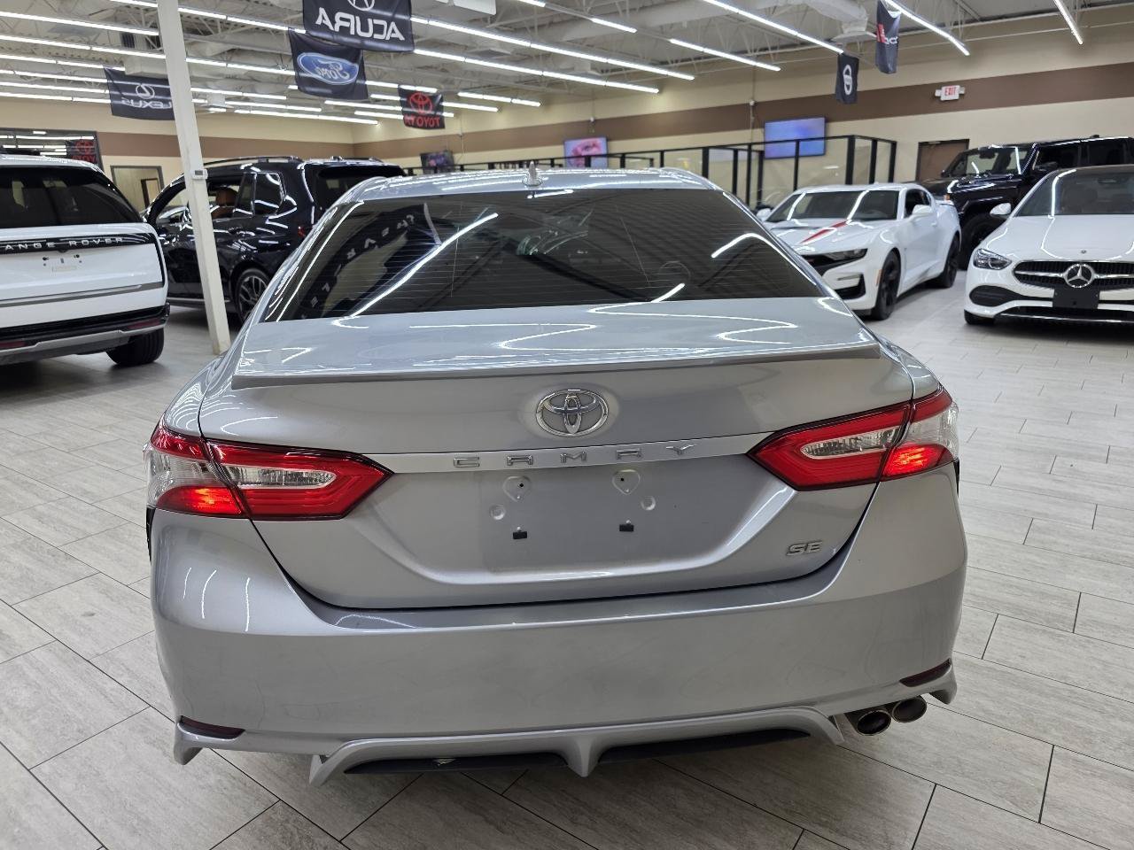 Used 2019 Toyota Camry SE w/ Convenience Package FWD image 7