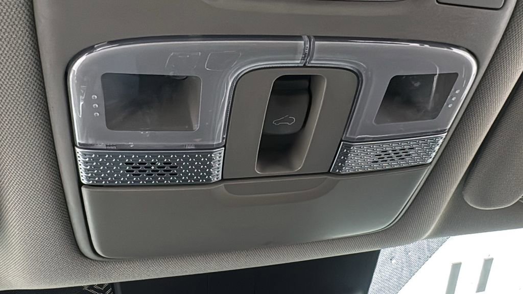Used 2025 Kia Telluride S FWD image 32