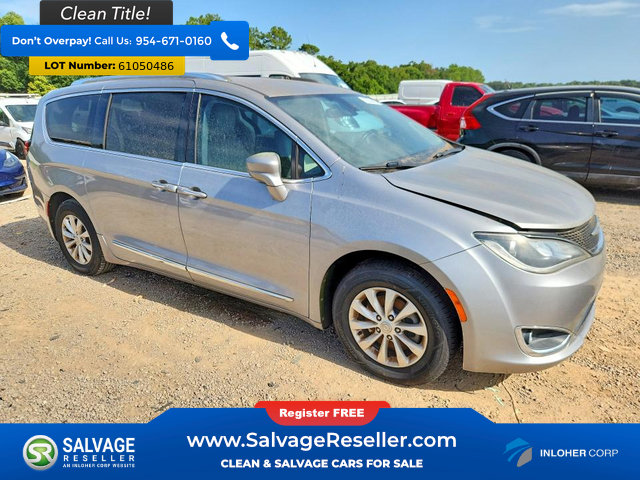 Used 2017 Chrysler Pacifica Touring-L Plus FWD image 5