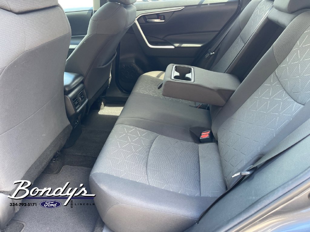Used 2021 Toyota RAV4 XLE AWD/4WD image 11