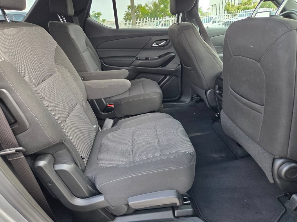 Certified 2023 Chevrolet Traverse LT FWD image 16