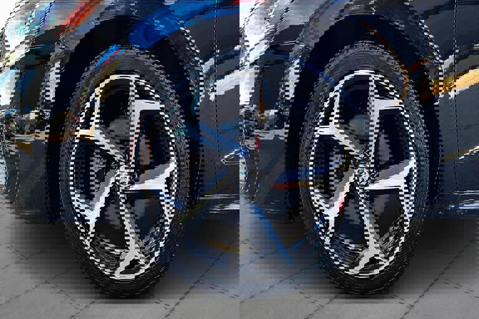 Used 2020 Volkswagen Passat 2.0T R-Line image 11