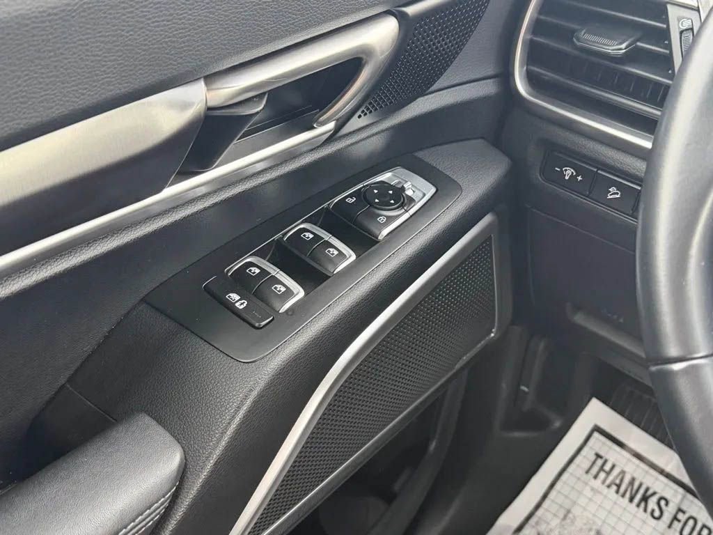 Used 2024 Kia Telluride LX image 13