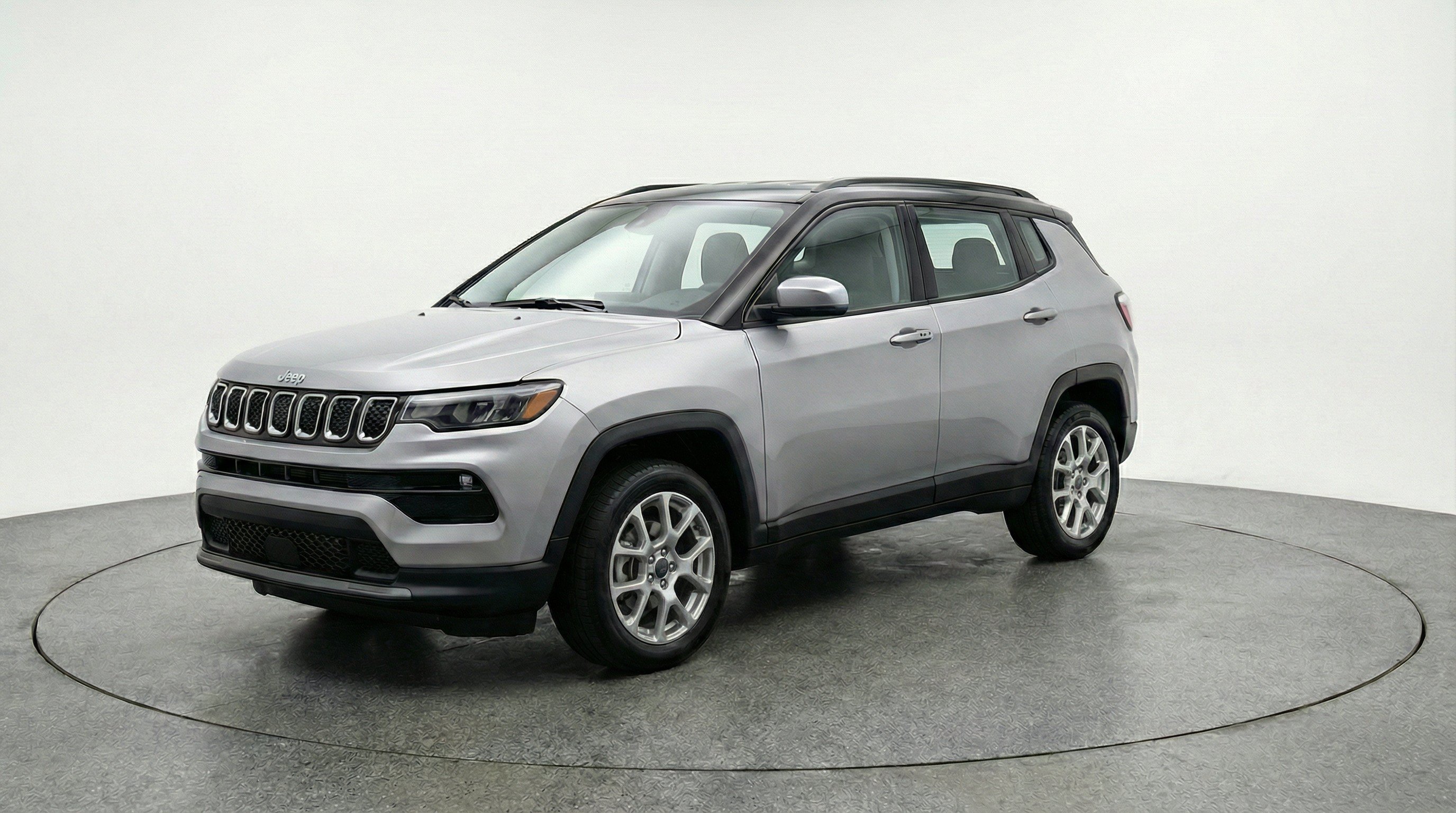 Used 2025 Jeep Compass Limited AWD/4WD image 3
