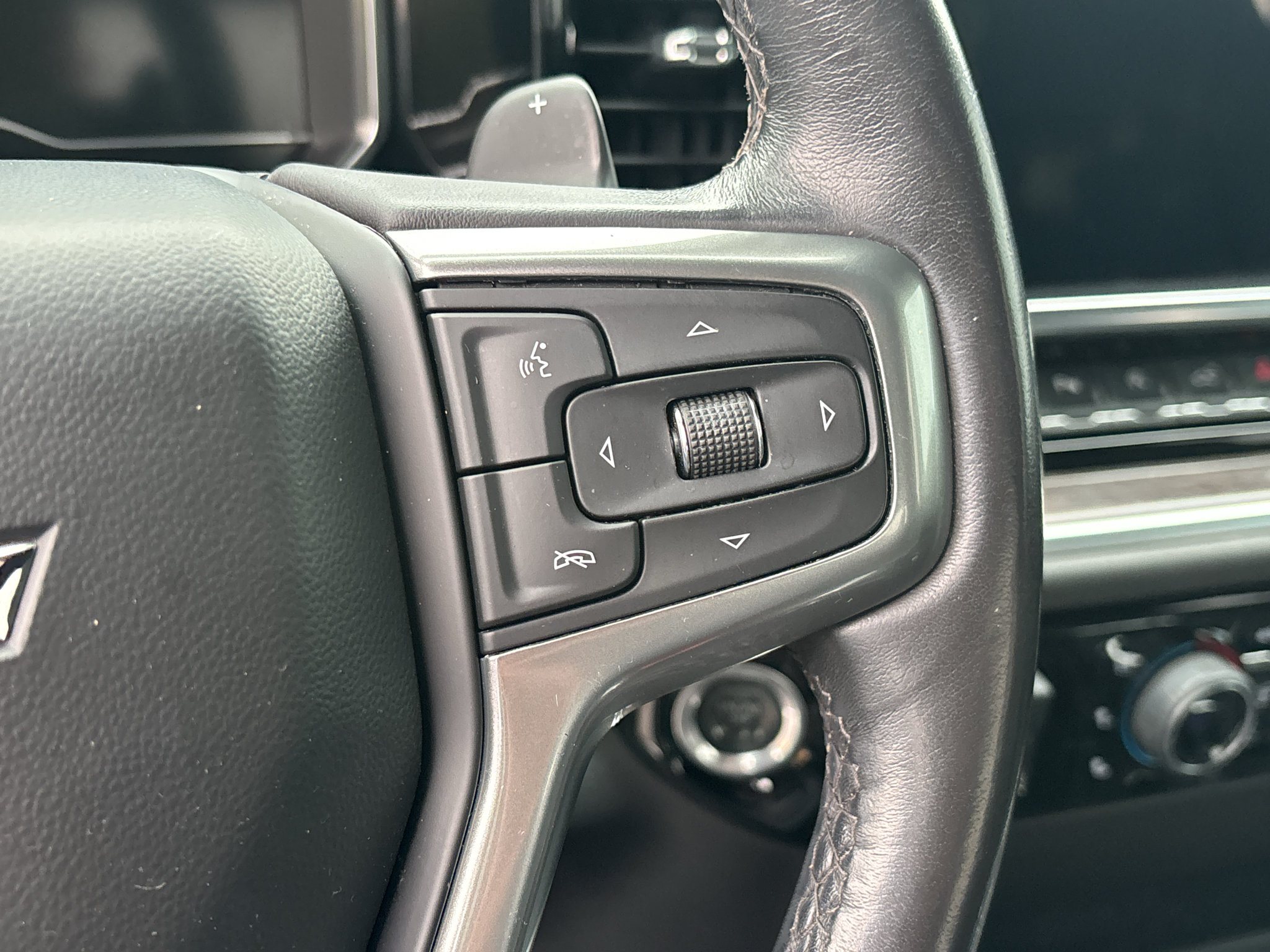 Used 2023 Chevrolet Silverado 1500 LTZ AWD/4WD image 13