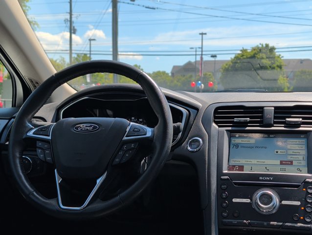 Used 2018 Ford Fusion Titanium AWD/4WD image 22